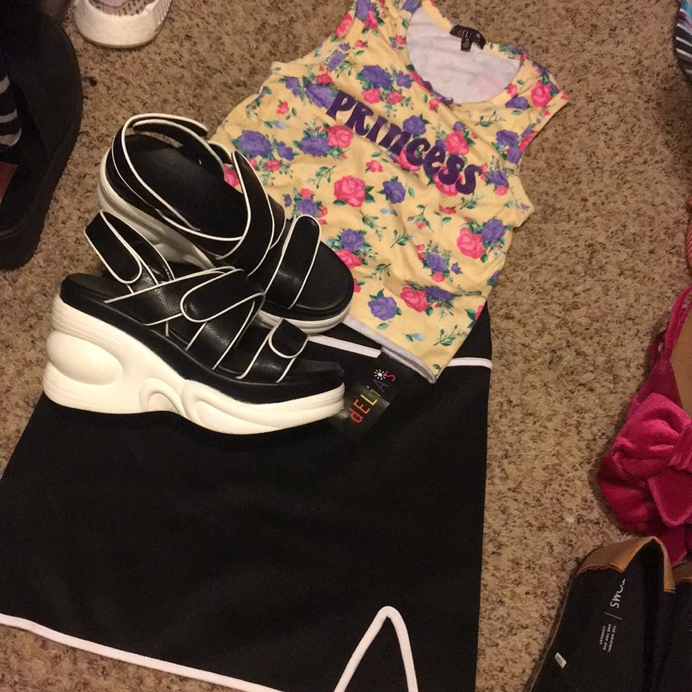 Delia*S Outfit